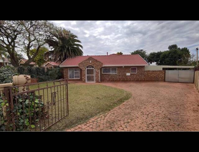 3 BEDROOM HOUSE FOR SALE IN LAUDIUM